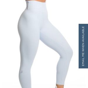 SOLD P’Tula Active Mayra Plush Leggings Cloud Blue